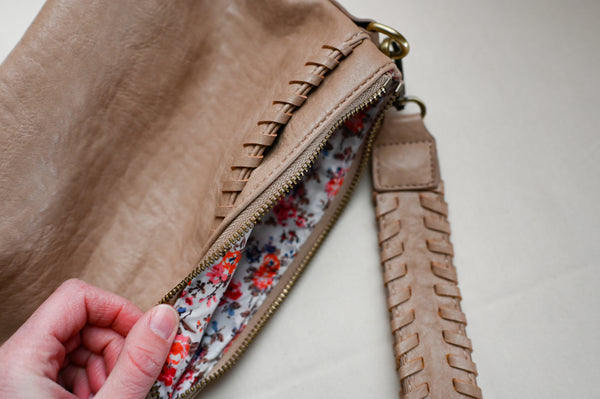 Lains Crossbody/Wristlet