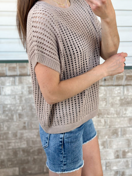 Daisy Crochet Tees [taupe & black]