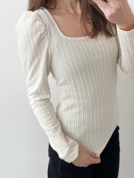 Bry Soft Texture Square Neck [ivory & black]