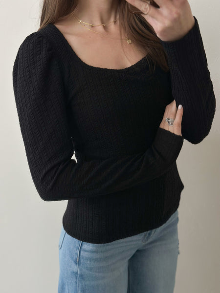 Bry Soft Texture Square Neck [ivory & black]