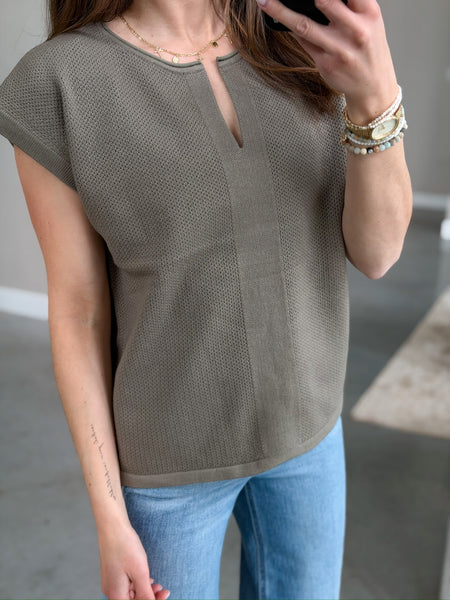 Traci Soft Texture Notch Neck [white, olive, terracotta]