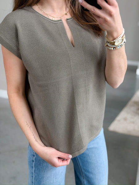 Traci Soft Texture Notch Neck [white, olive, terracotta]