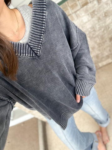 Lived in Acid Wash Sweater [navy & burgundy]