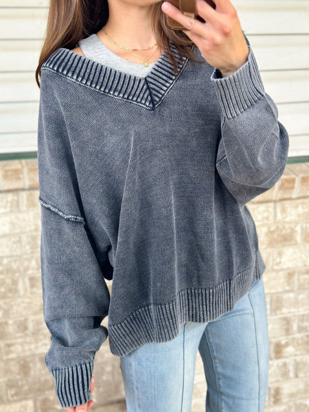 Lived in Acid Wash Sweater [navy & burgundy]