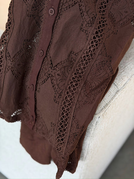 Fun Days Eyelet Lace Button Down [mocha & black]