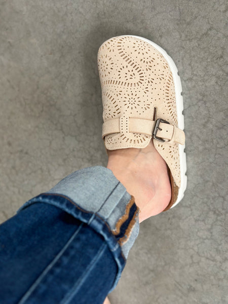 Laser Cut Clog (with memory foam! SO COMFY) pre-order ready in 1-2 weeks!