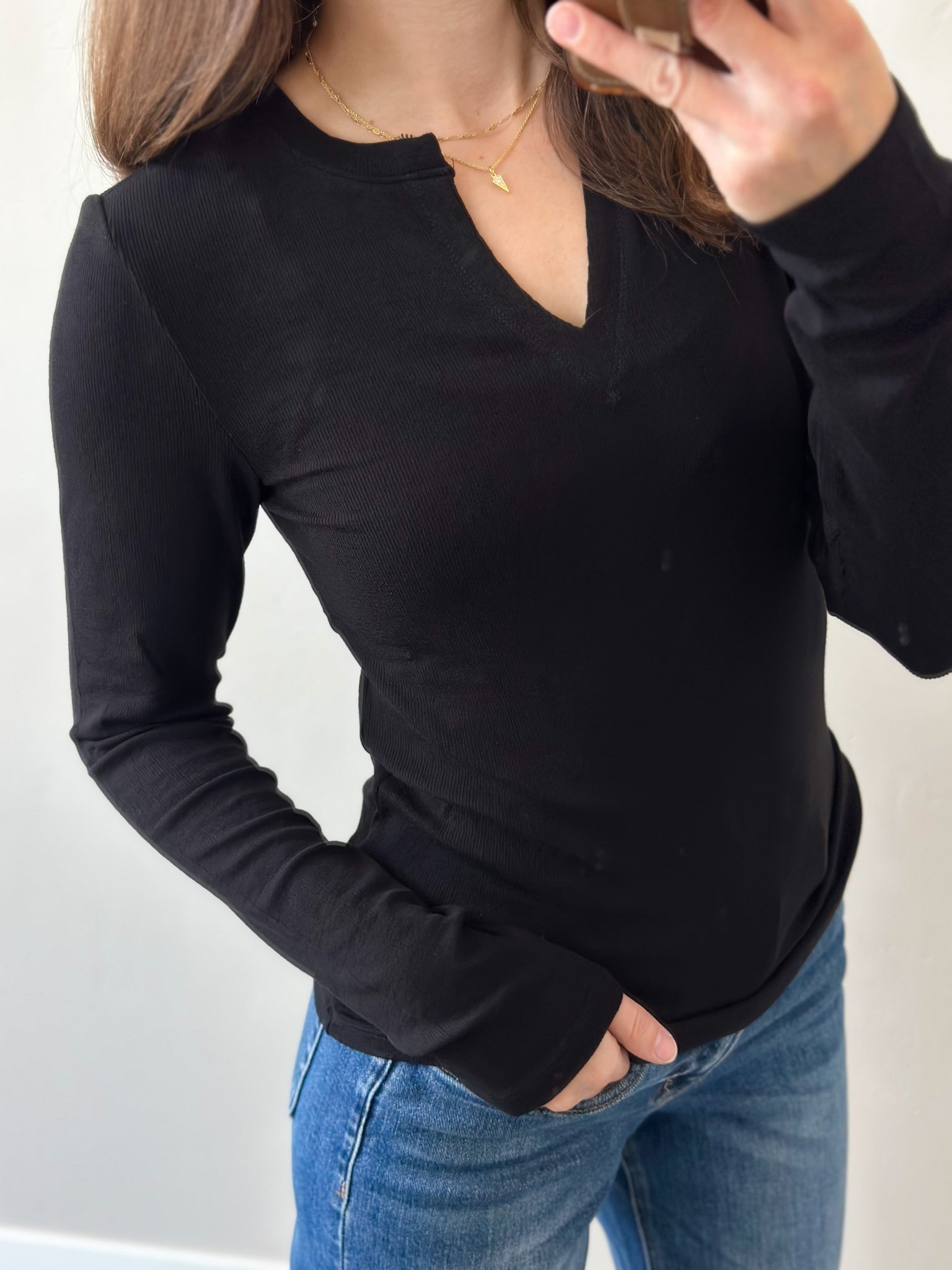 Tabi Ribbed Notch Neck Long Sleeve [black]