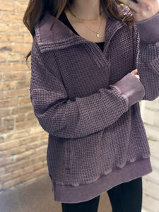 Vintage Wash Waffle Pullover [black & purple]