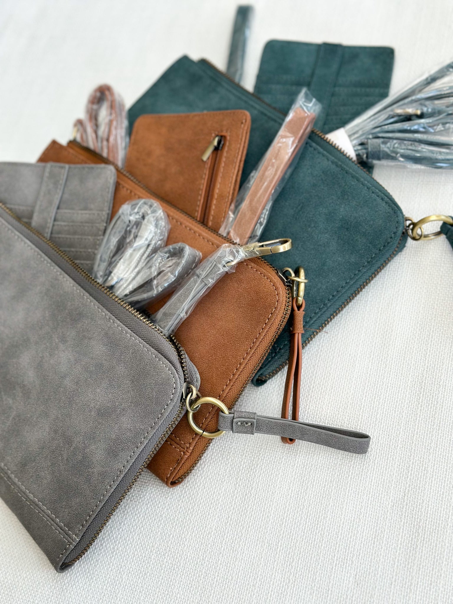 Faux Suede Crossbody/Clutch [evergreen, gray, tan]