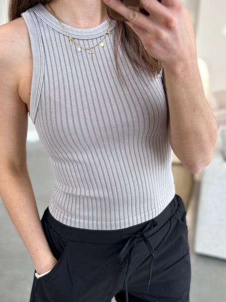 Dream Seamless Tank [acid wash gray, white, olive]